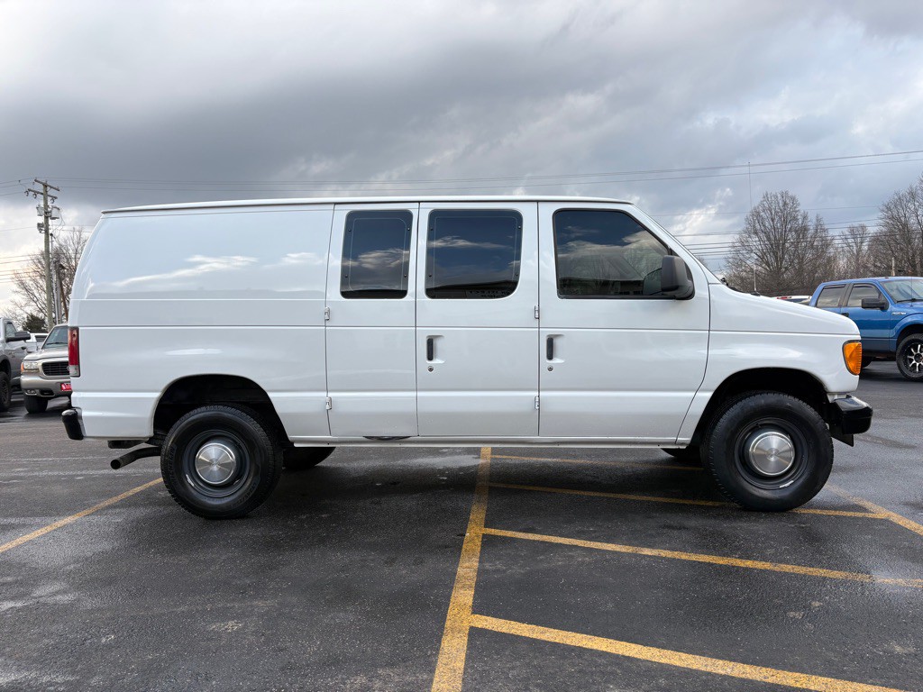 2004 Ford Econoline Image 5