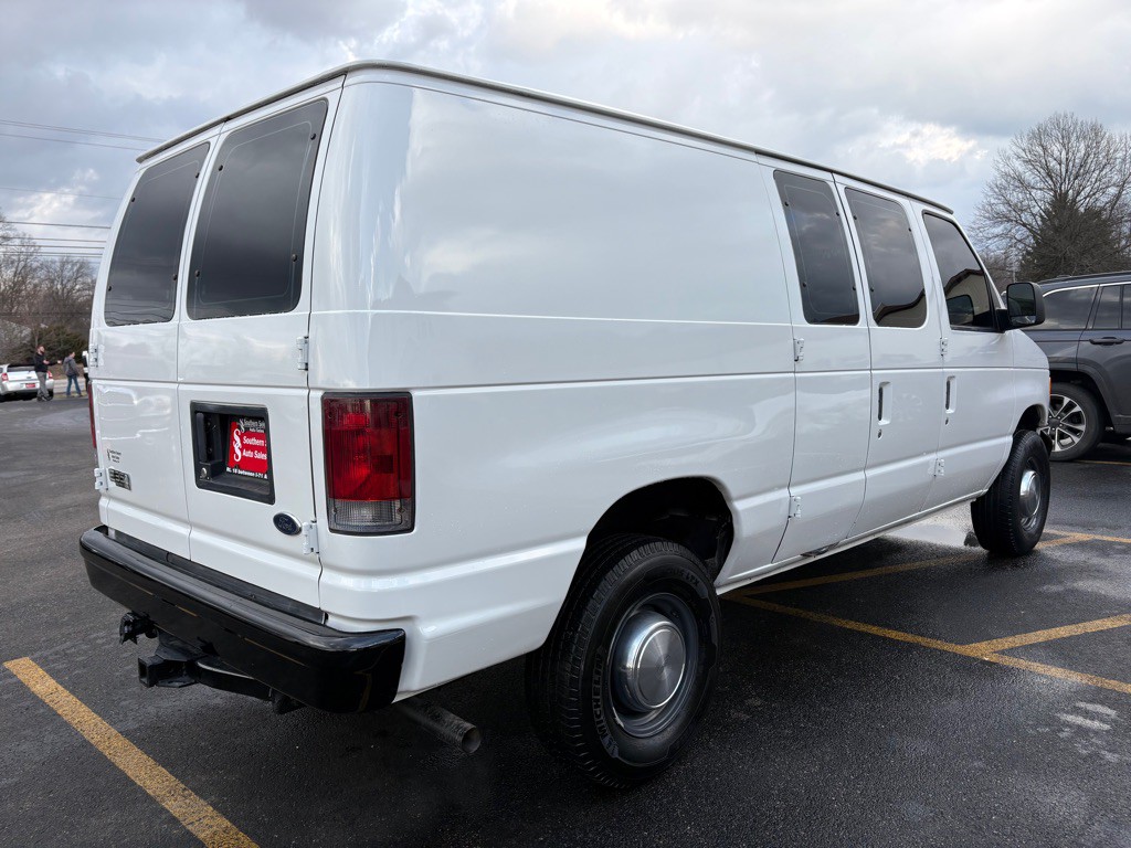 2004 Ford Econoline Image 6