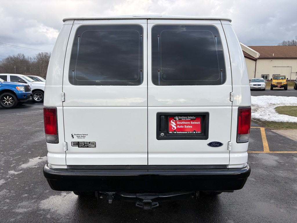 2004 Ford Econoline Image 7
