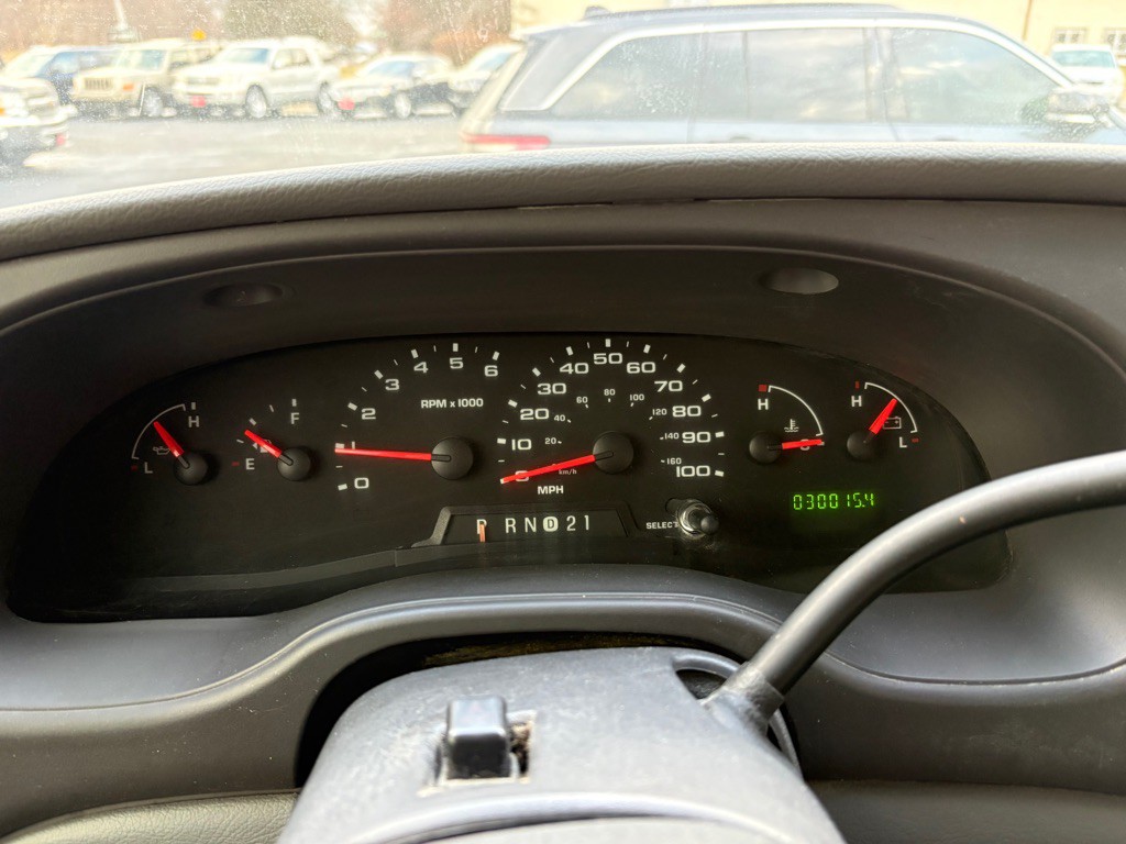 2004 Ford Econoline Image 15