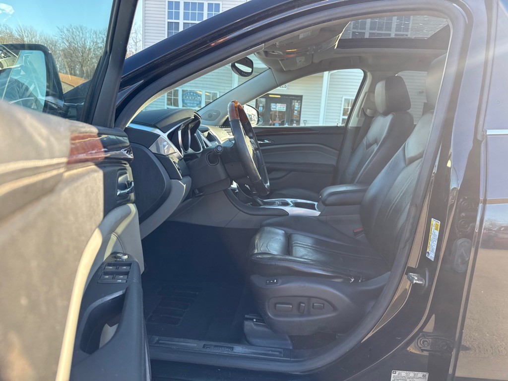 2010 Cadillac SRX Image 9