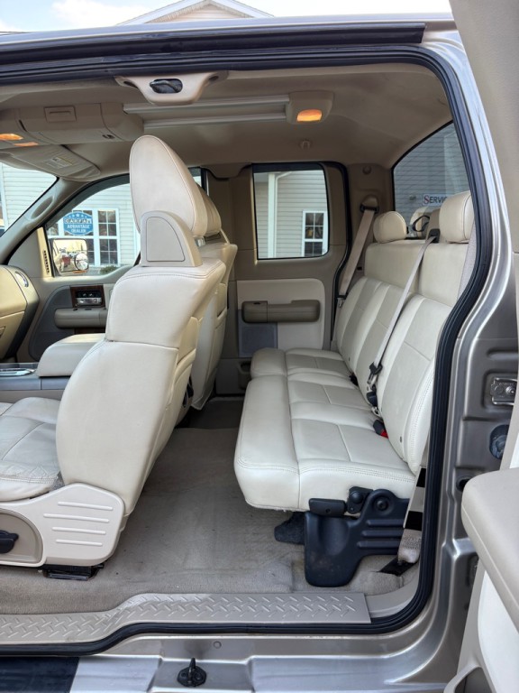 2004 Ford F-150 Image 10