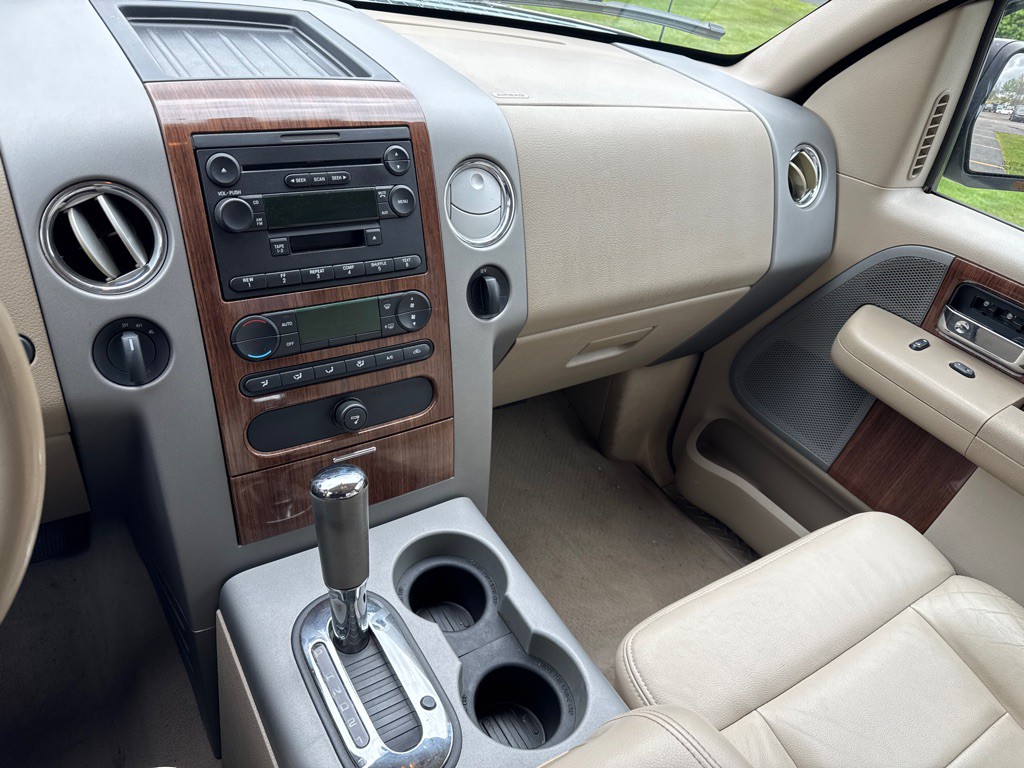 2004 Ford F-150 Image 17