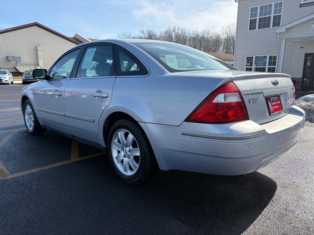 2005 Ford Five Hundred Image 8