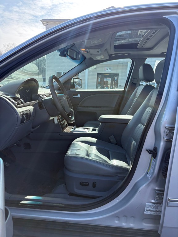 2005 Ford Five Hundred Image 9