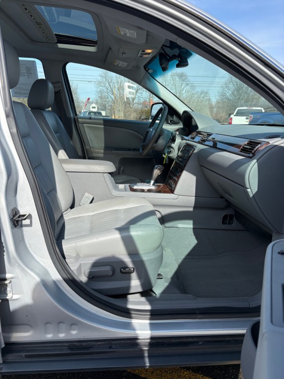 2005 Ford Five Hundred Image 11