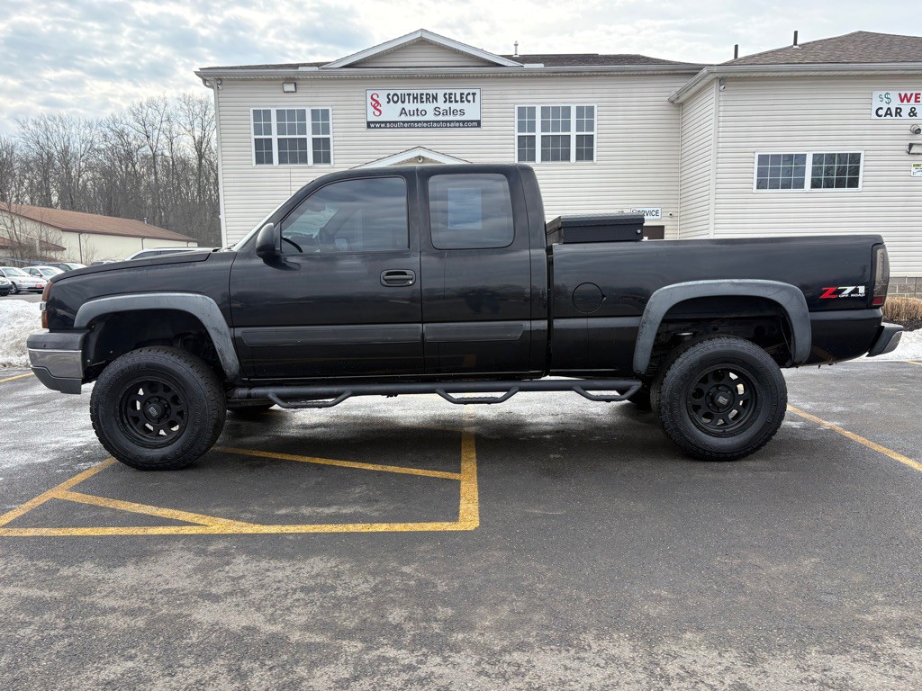 2004 Chevrolet Silverado 1500 Image 1