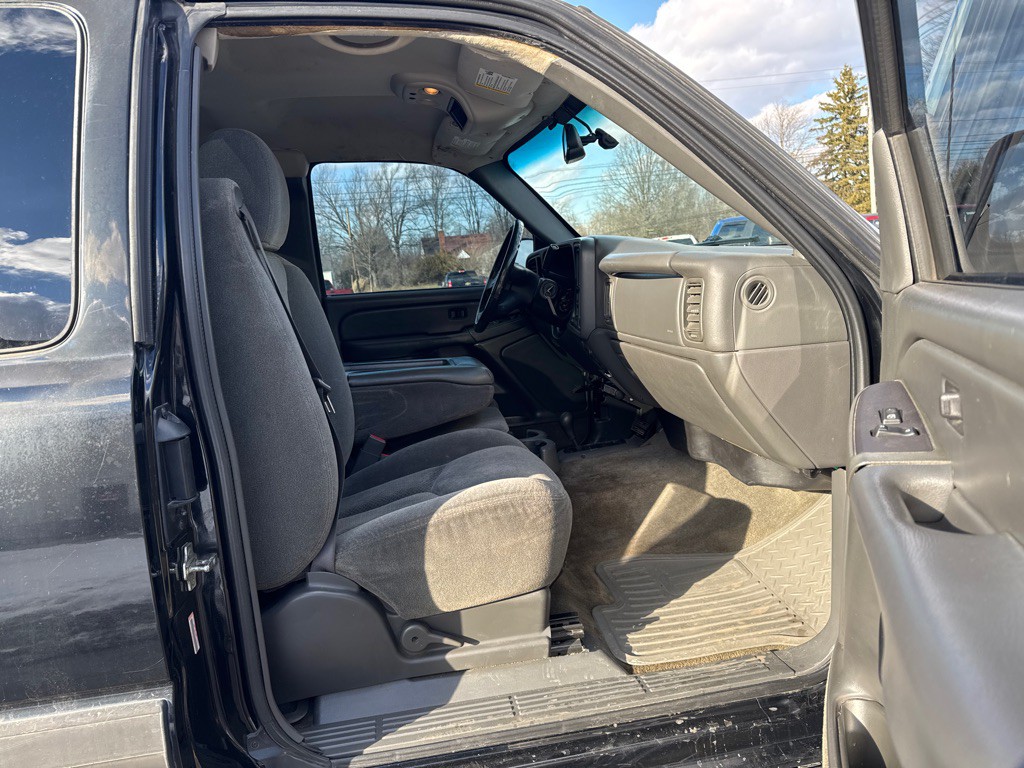 2004 Chevrolet Silverado 1500 Image 13