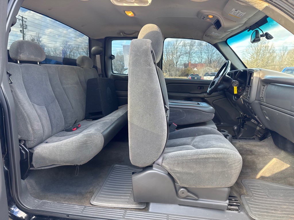 2004 Chevrolet Silverado 1500 Image 14