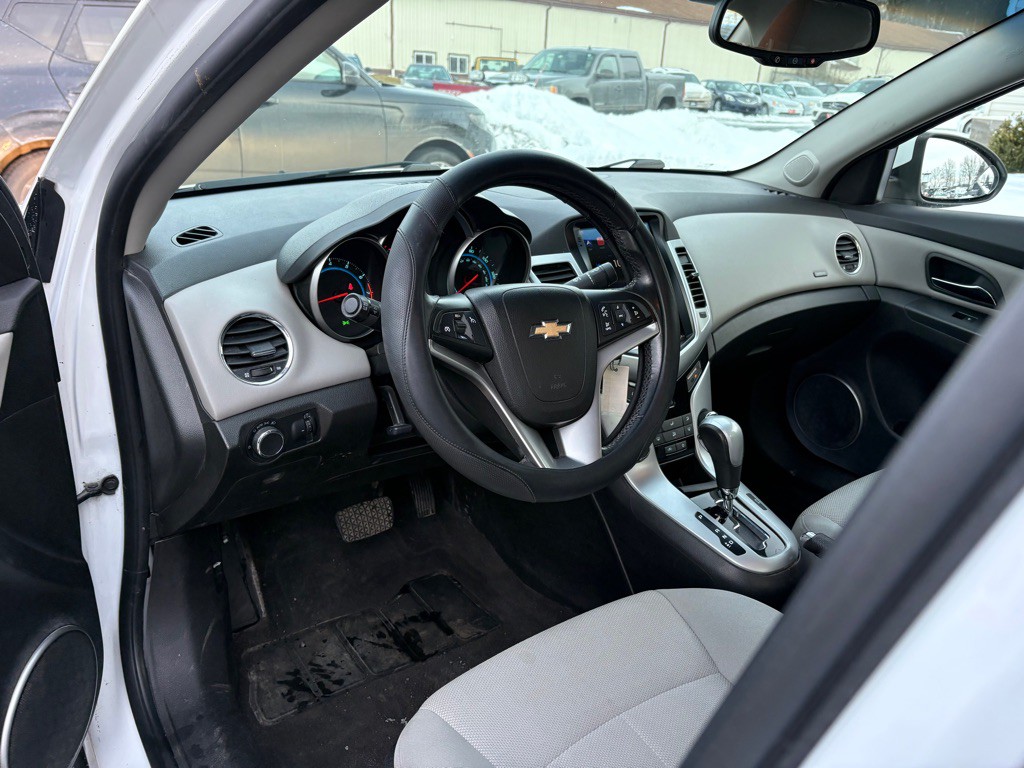 2011 Chevrolet Cruze Image 13