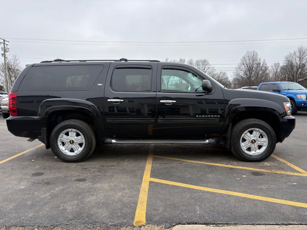 2014 Chevrolet Suburban Image 5