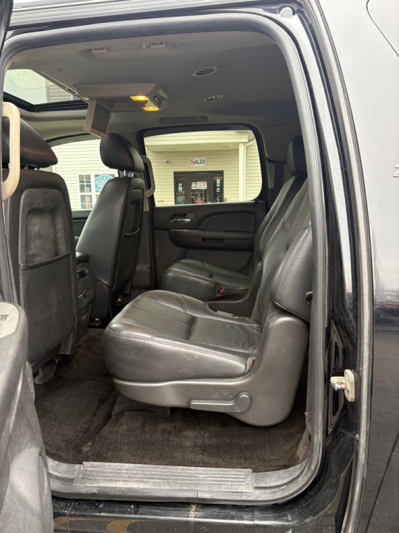2014 Chevrolet Suburban Image 10