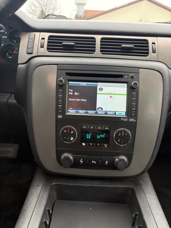 2014 Chevrolet Suburban Image 18