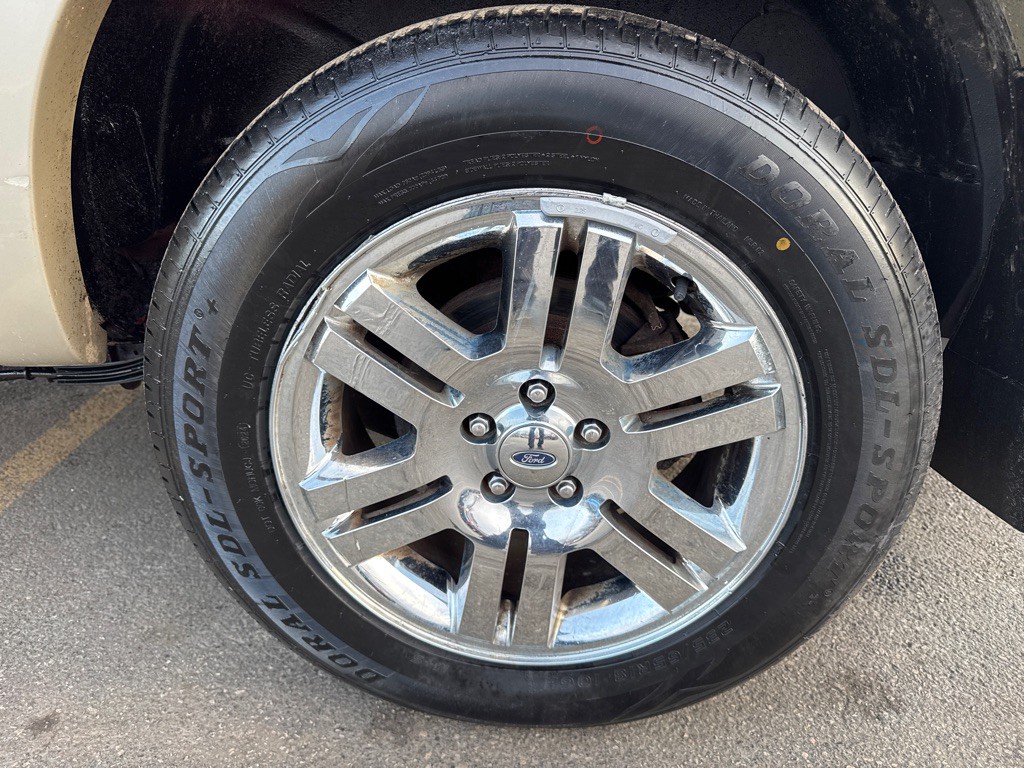 2010 Ford Explorer Image 9