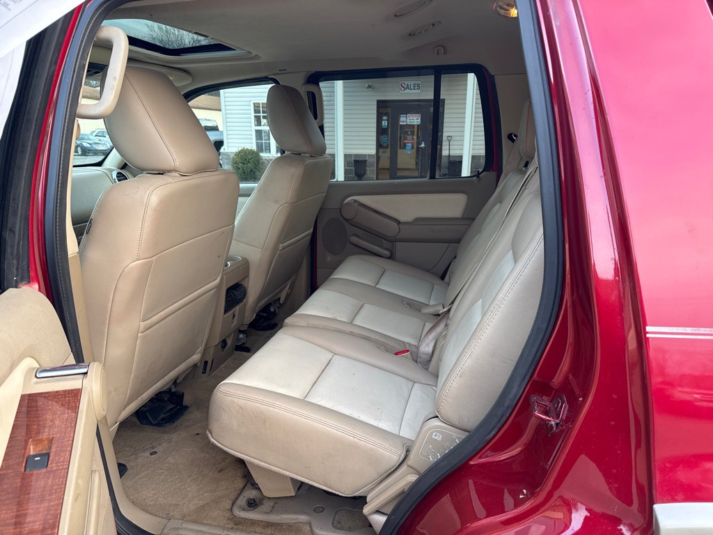 2010 Ford Explorer Image 11