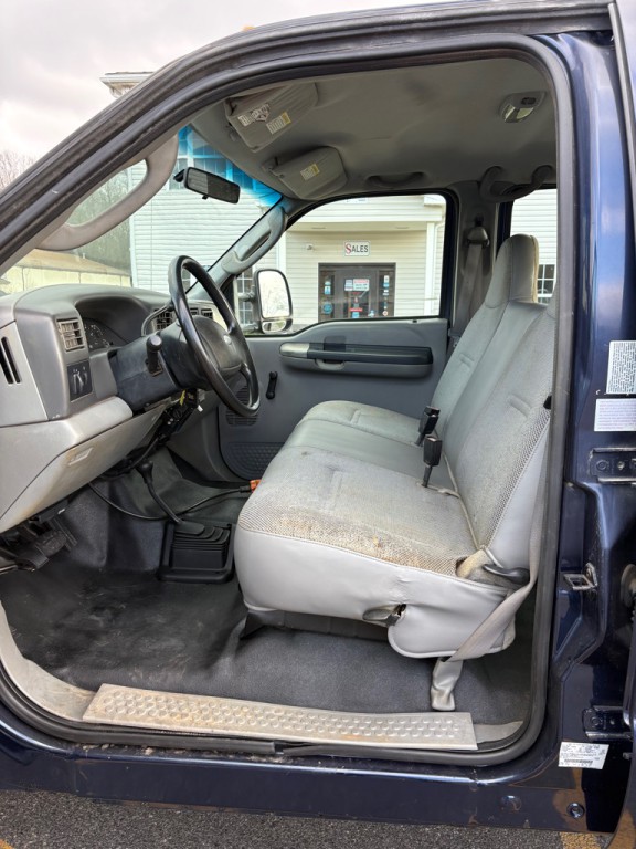 2004 Ford F-350 Image 9