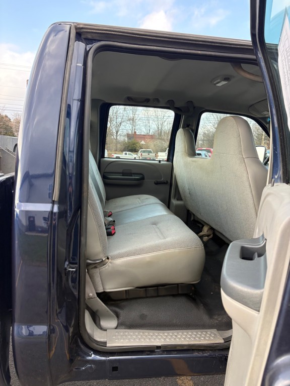 2004 Ford F-350 Image 12