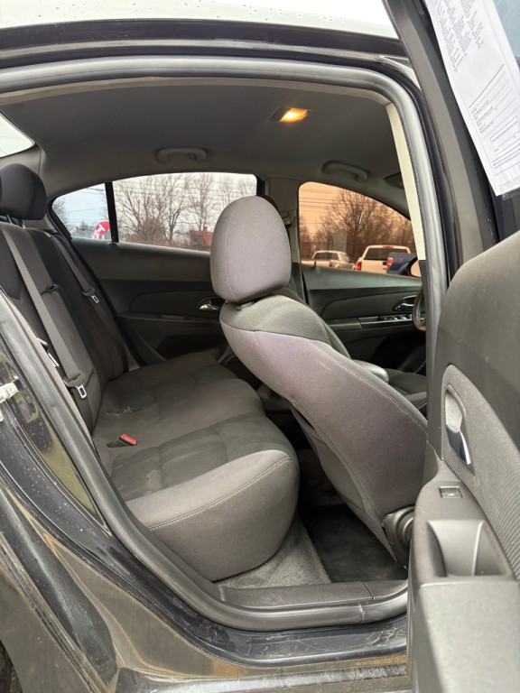 2015 Chevrolet Cruze Image 12