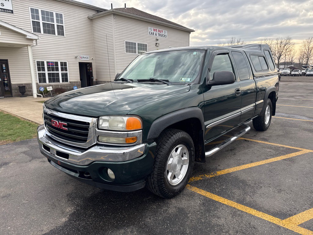2005 GMC Sierra Image 2