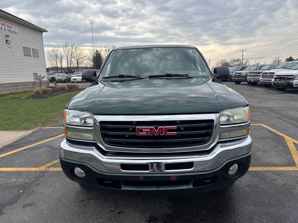 2005 GMC Sierra Image 3