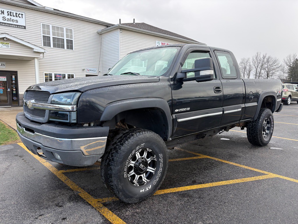 2004 Chevrolet Silverado 1500 Image 2