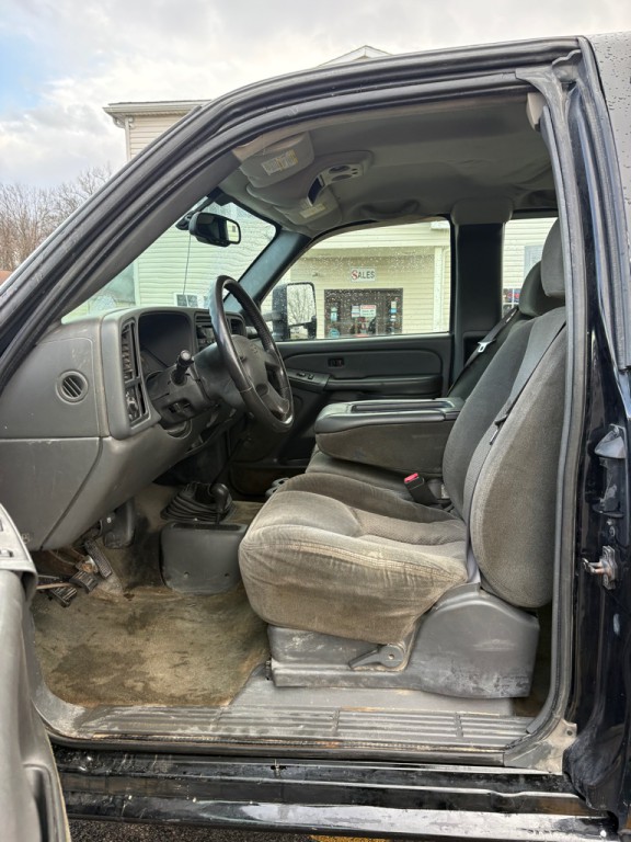 2004 Chevrolet Silverado 1500 Image 9