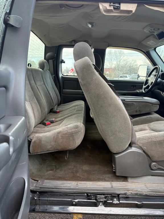 2004 Chevrolet Silverado 1500 Image 12