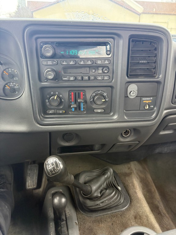 2004 Chevrolet Silverado 1500 Image 14