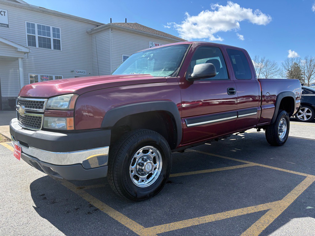 2005 Chevrolet Silverado 1500 Image 2