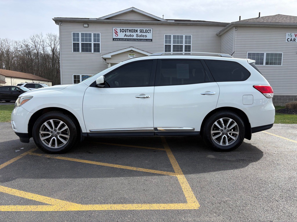 2013 Nissan Pathfinder Image 1