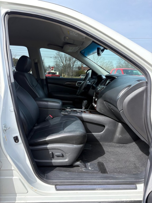 2013 Nissan Pathfinder Image 11