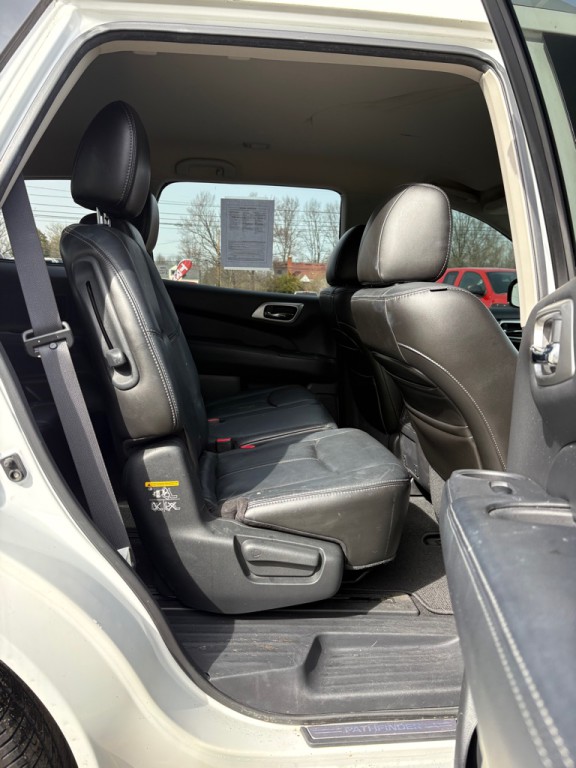 2013 Nissan Pathfinder Image 12