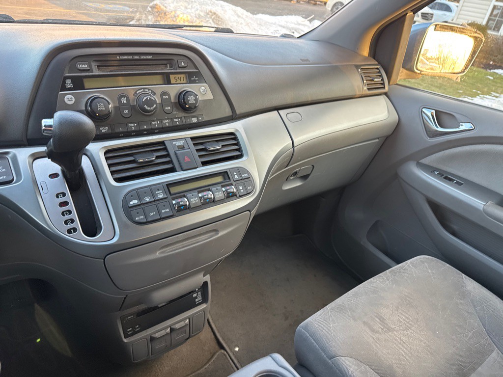 2010 Honda Odyssey Image 17
