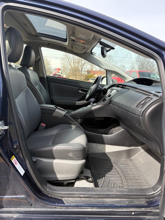 2014 Toyota Prius Image 11
