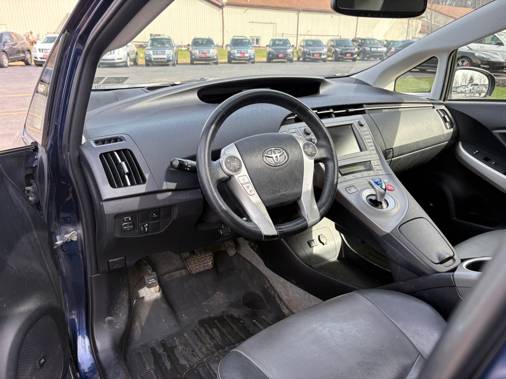 2014 Toyota Prius Image 13