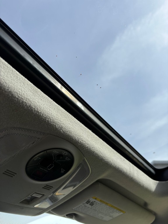 2014 Toyota Prius Image 17