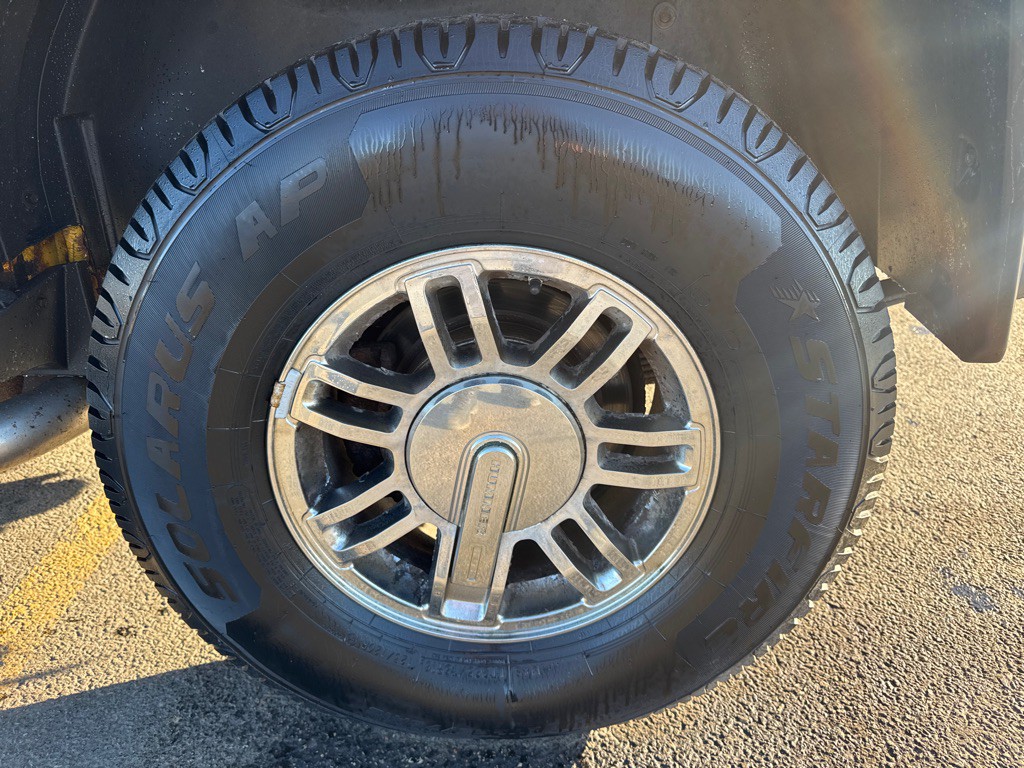 2007 HUMMER H3 Image 9