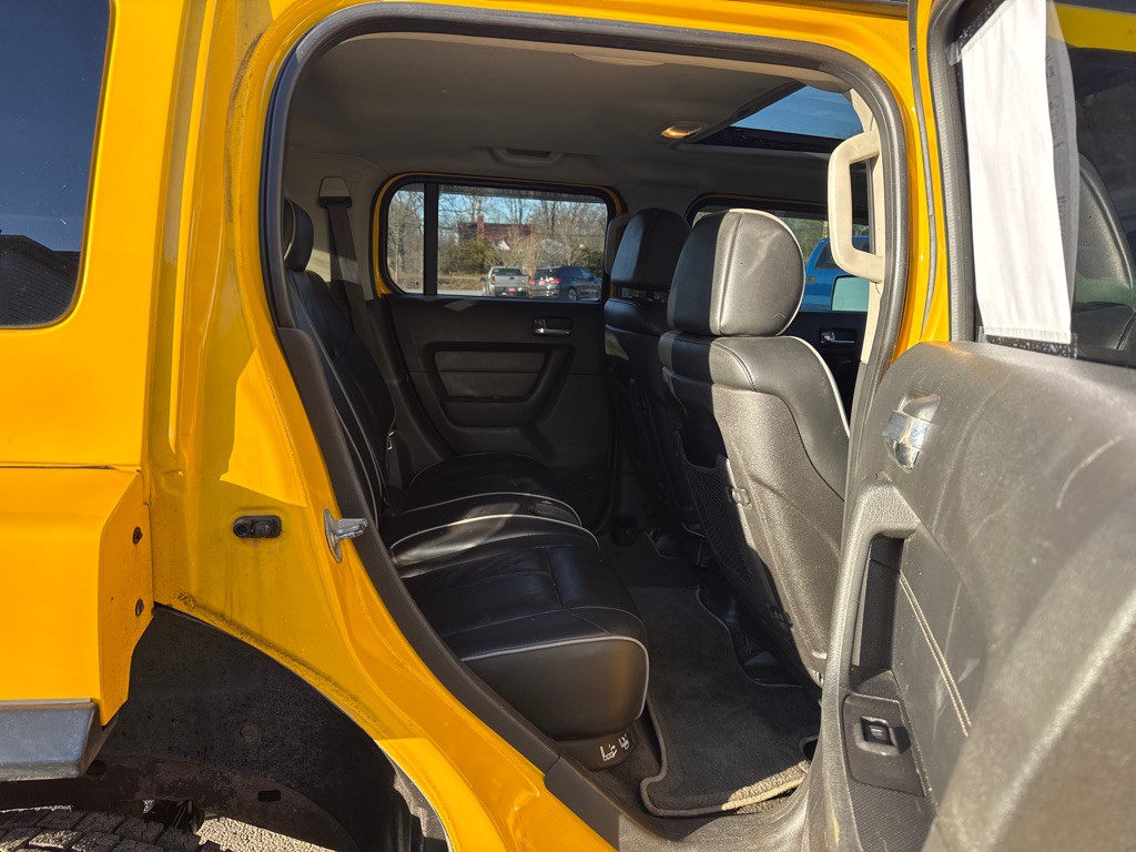 2007 HUMMER H3 Image 13