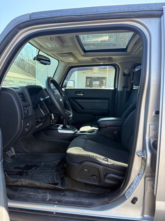 2008 HUMMER H3 Image 9