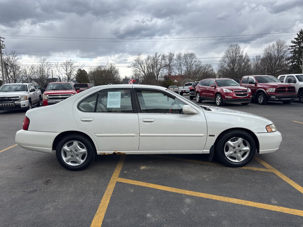 2001 Nissan Altima Image 5