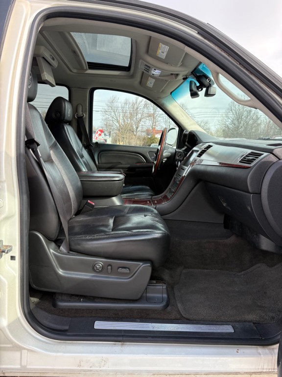 2007 Cadillac Escalade Image 11