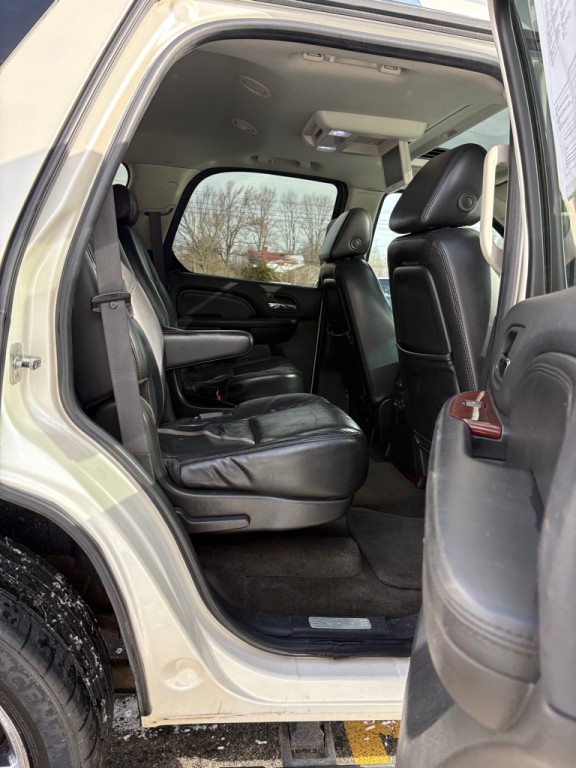 2007 Cadillac Escalade Image 12