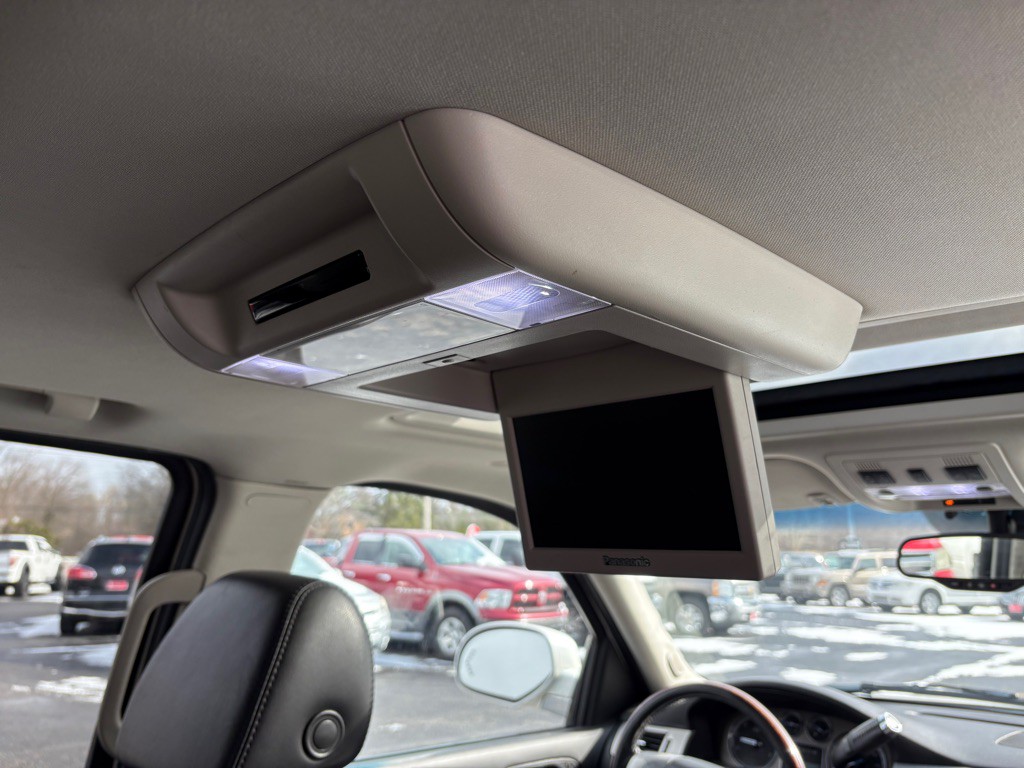 2007 Cadillac Escalade Image 13