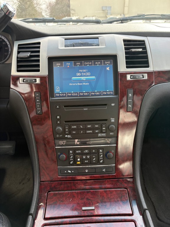 2007 Cadillac Escalade Image 18