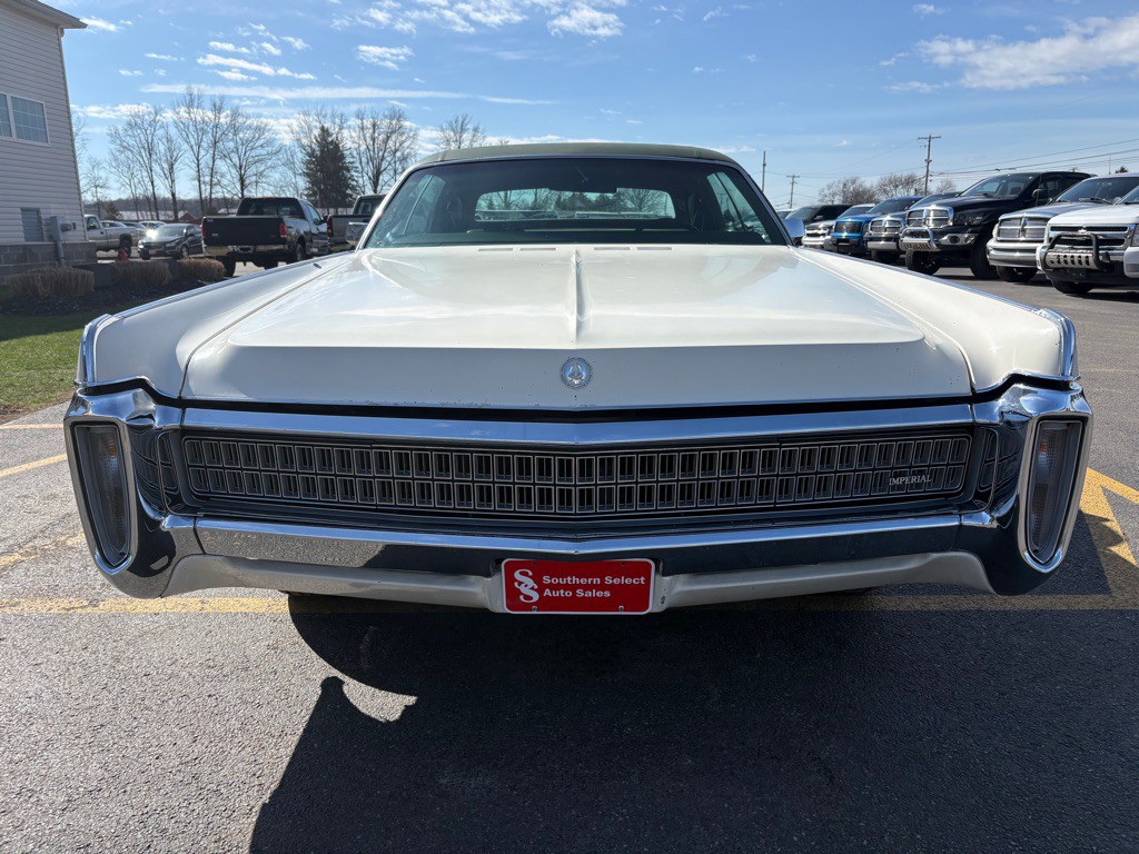 1972 Chrysler Imperial Image 3