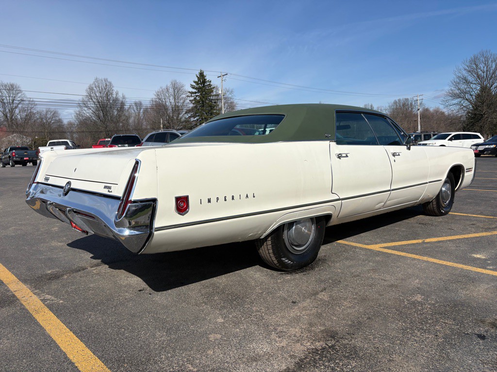 1972 Chrysler Imperial Image 6
