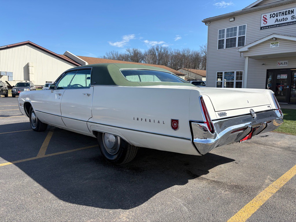 1972 Chrysler Imperial Image 8