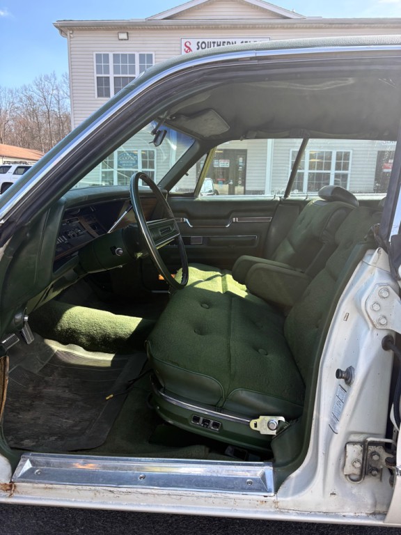 1972 Chrysler Imperial Image 9