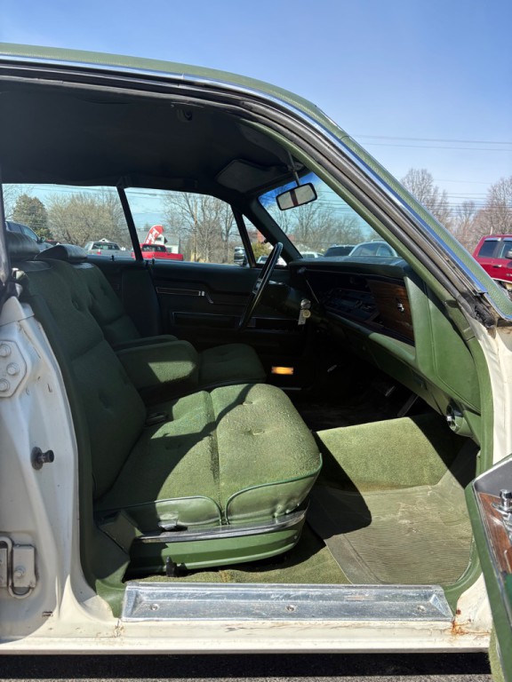 1972 Chrysler Imperial Image 11