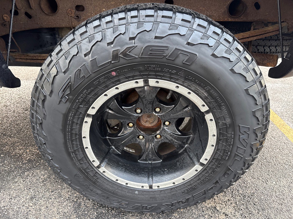 2004 Chevrolet Silverado 1500 Image 10